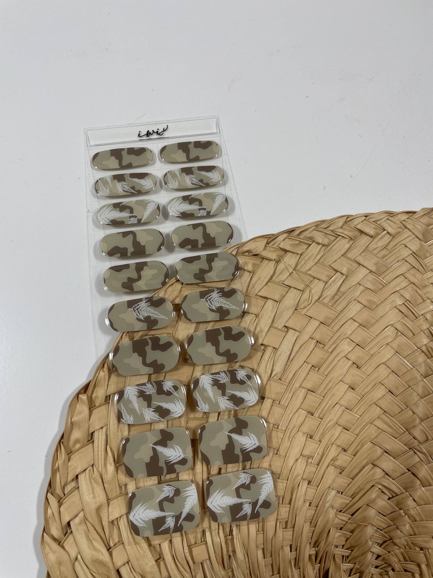 Shop Kinolau x Iwi Nails: Uhiwai