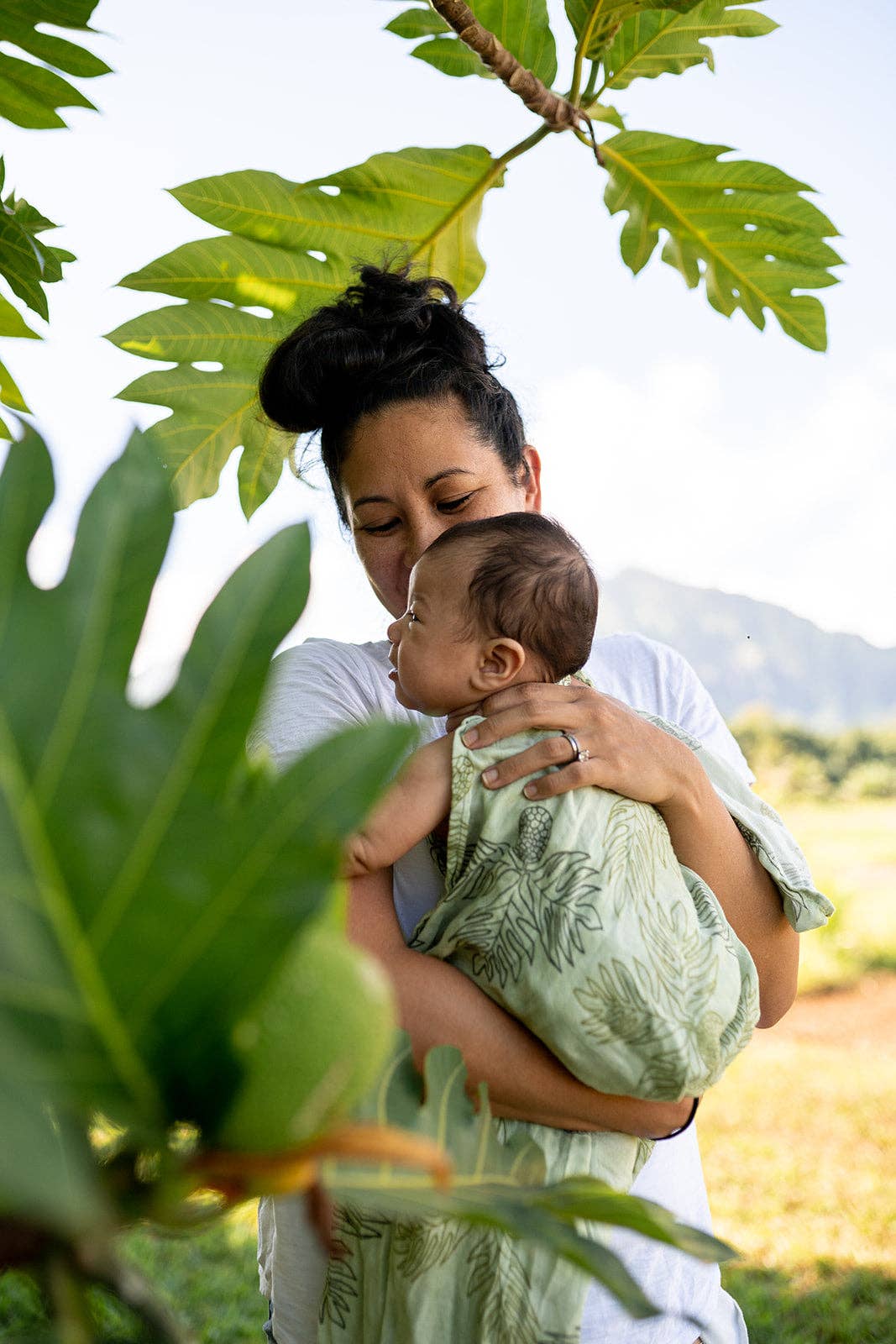 Ulu Green Ulu o Lele Muslin Kapa Moe (Swaddle Blanket)