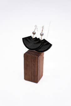 AhuʻUla Earrings With Tahitan Pearl