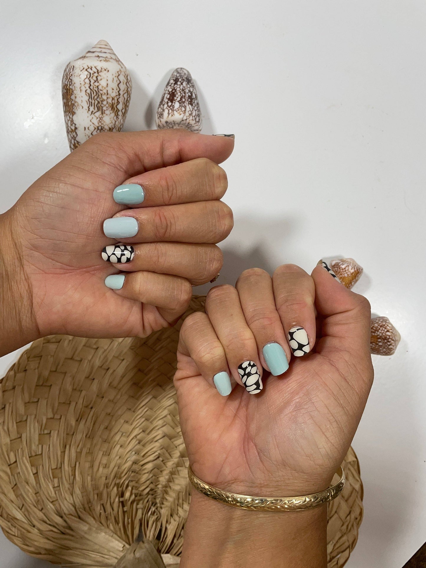 Pūpū Hinuhinu Collection: Pūpū Pōniuniu 2 Uliuli (Marble Cone - Blue)