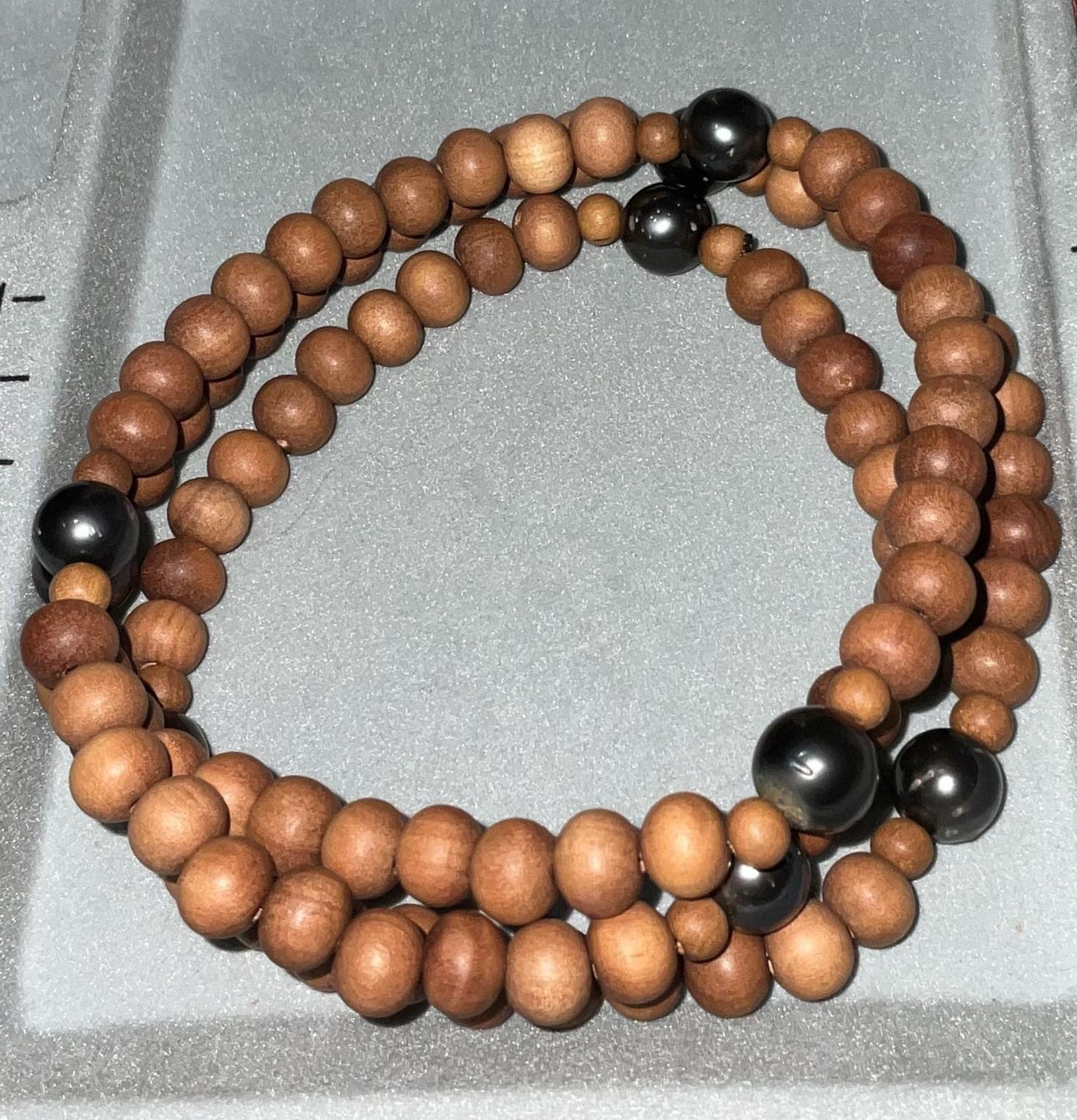 Kulaiwi: Tahitian Pearl & Iliahi Lei (8mm/5mm)