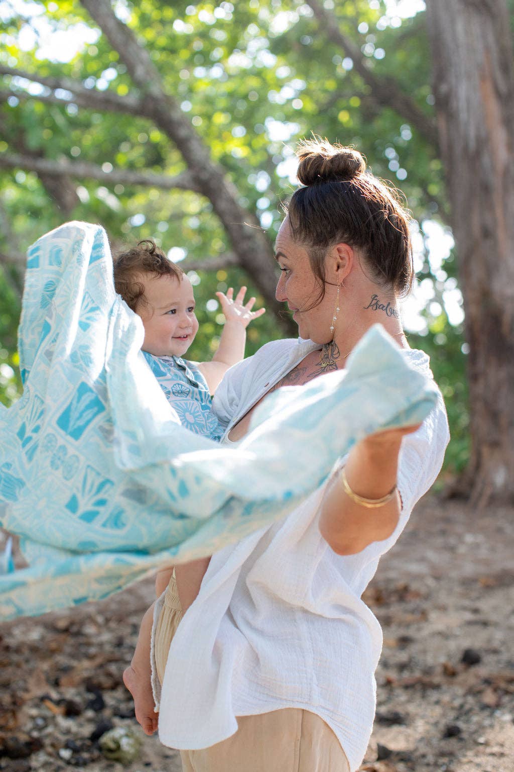 Kapa Kai Bamboo Muslin Kapa Moe (Swaddle Blanket)