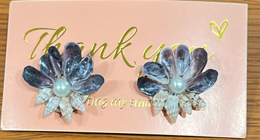 Niihau Shell: Small Round Earrings
